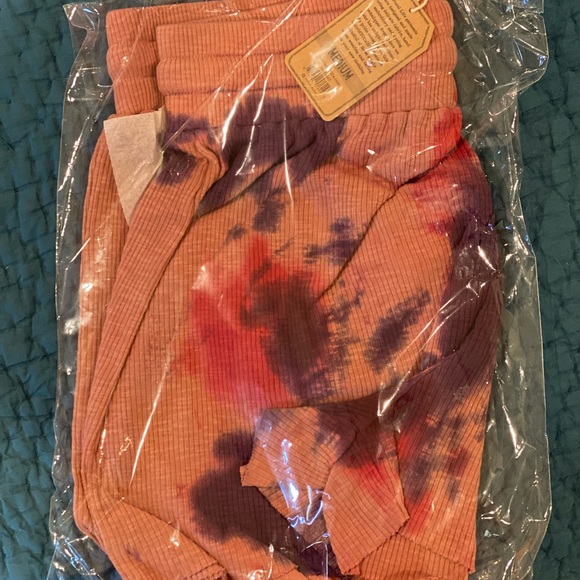 Natural Life Tie Dye Short (mauve) - Picture 3 of 3